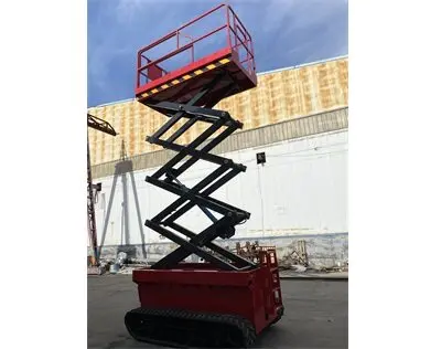 柴油履帶式升(shēng)降平台車