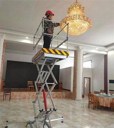 便攜式鋁合金(jīn)升降平台8