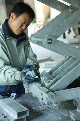 便攜式(shì)鋁合金升降(jiang)平台