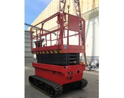 電(diàn)動履帶式(shì)升降平台(tai)