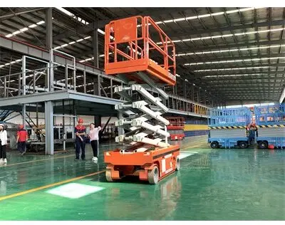 全自行(hang)走升降平(píng)台