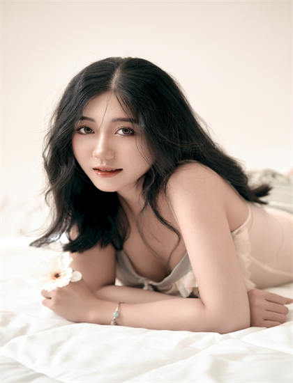 喜剧片文化解读：《千里送鹤》的叙事结构与视觉语言 ——深入探索喜剧片的艺术世界