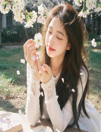 《闪婚后,豪门夫妇马甲震惊全球》伏笔运用史诗级的：前后呼应与细节铺垫